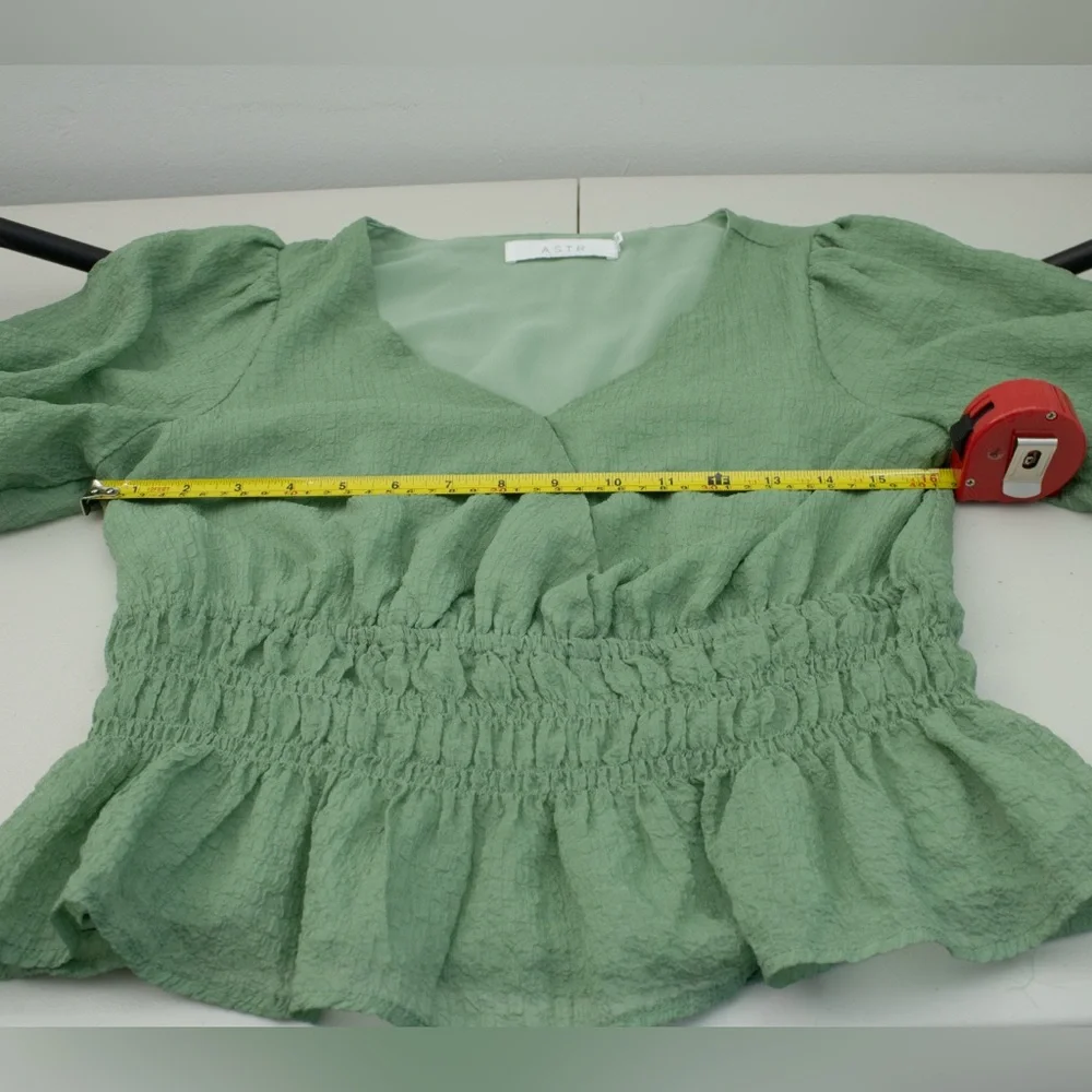 ASTR the Label Chiffon Smocked Blouse Sage Green Puff Sleeve Women’s Top Size M